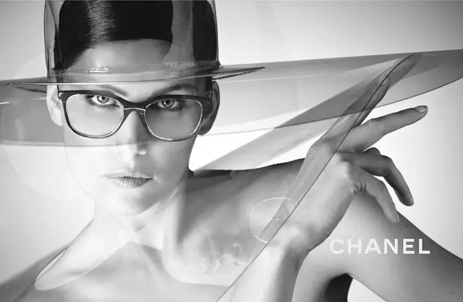 Karl Lagerfeldiň “Chanel Eyewear Spring 2013” kampaniýasynda “Laetitia Casta Stars”