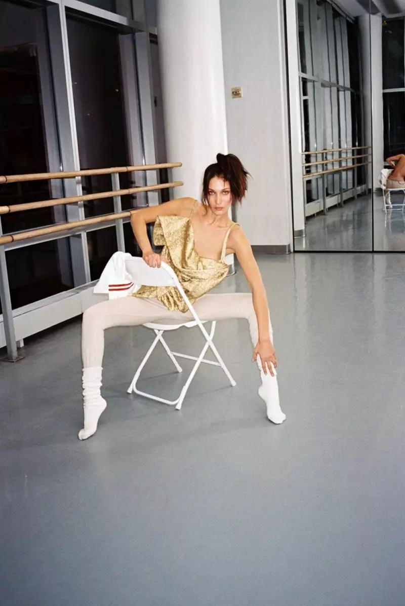 عارضات الأزياء بيلا حديد ، أنماط الرقص المستوحاة من مجلة المقابلة
