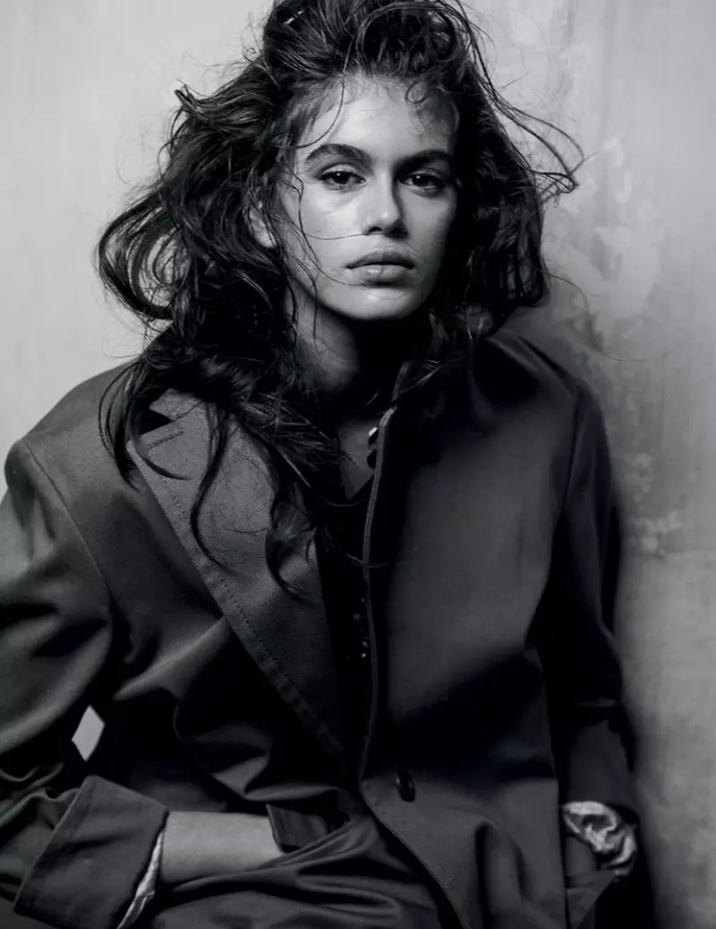 Kaia Gerber modelleert Prada's lentestijlen voor interviewmagazine