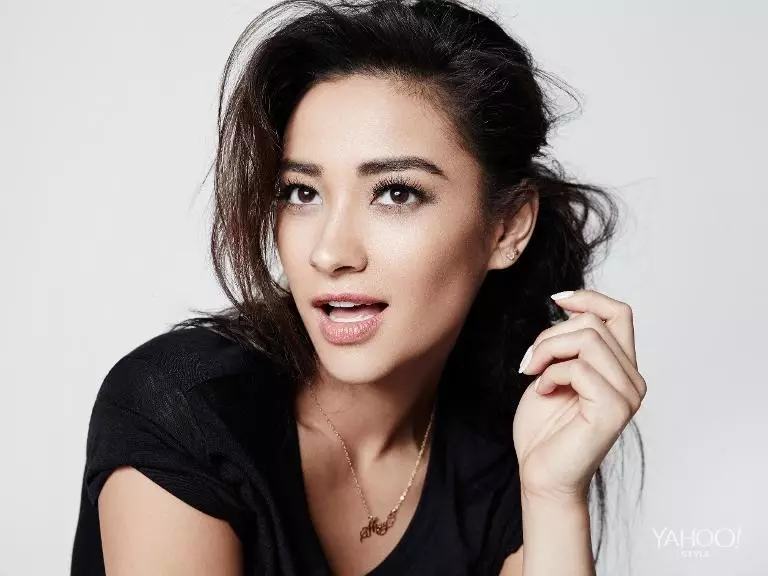 Shay-Mitchell-yahoo-style-2015-shoot03