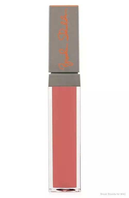 Brooke Shields ສໍາລັບ MAC Tinted Lipglass (Limited Edition) ມີຢູ່ Nordstrom ໃນລາຄາ $22.00