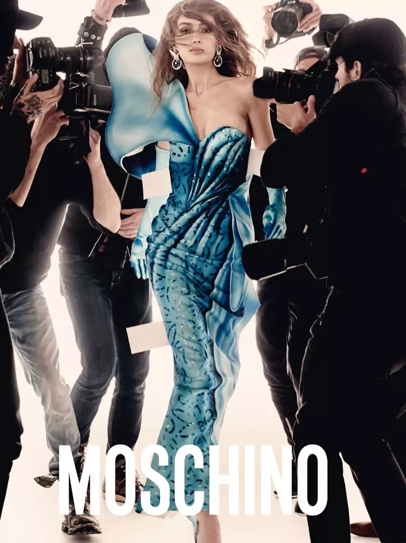 Gigi Hadid o na le linaleli phutuhong ea Moschino ea selemo-lehlabula 2017