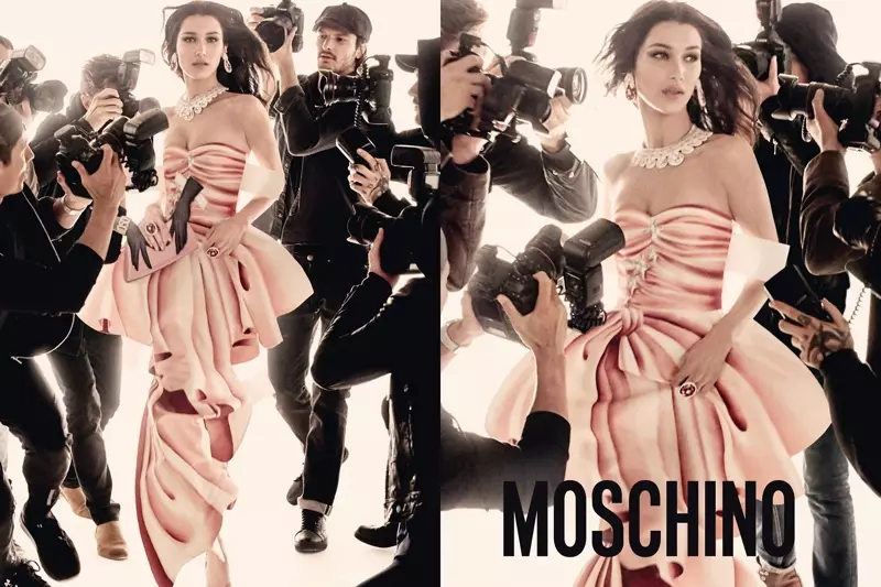 Geknackt vu Paparazzi, Bella Hadid erschéngt an der Moschino Fréijoer 2017 Kampagne