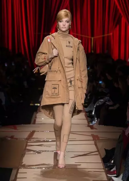 2017 இலையுதிர்காலத்திற்கான மறுசுழற்சி செய்யப்பட்ட ஃபேஷனில் Moschino கவனம் செலுத்துகிறது