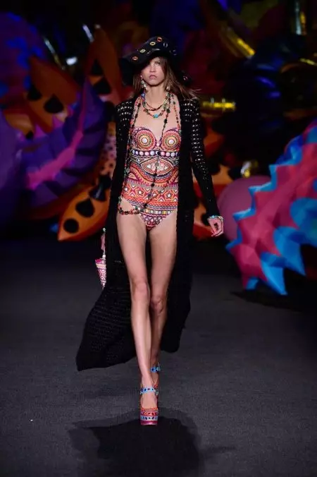 Moschino Goes Psychedelic សម្រាប់ Resort 2017 Show នៅ LA