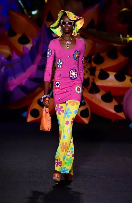 Moschino Goes Psychedelic pro Resort 2017 Show v LA