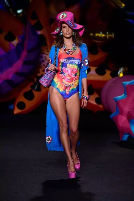 Moschino 为 2017 年洛杉矶度假村秀打造迷幻色彩