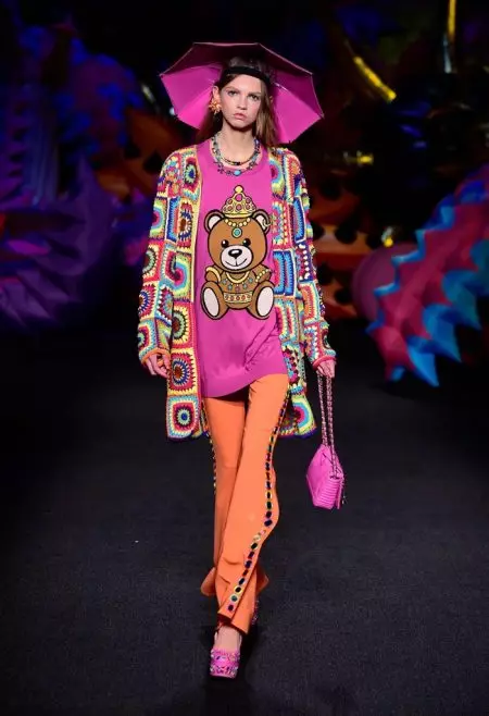 Moschino Goes Psychedelic na wystawie Resort 2017 w LA