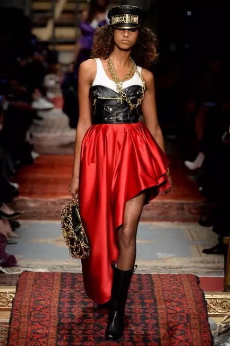 Musim Gugur Moschino 2016 | Minggu Fesyen Milan