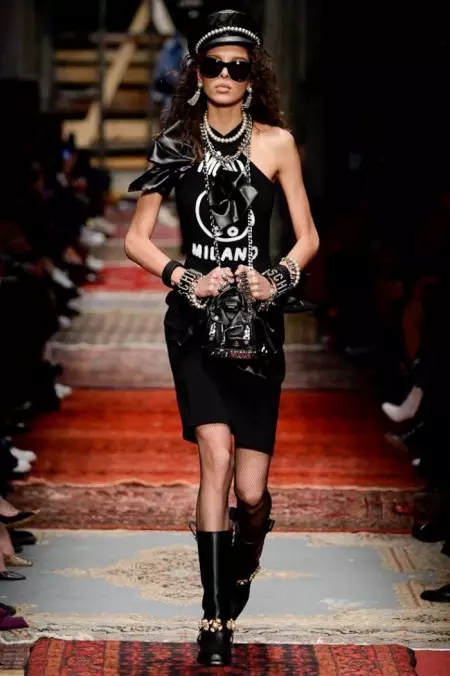 Moschino Fall 2016 | Beke ea feshene ea Milan