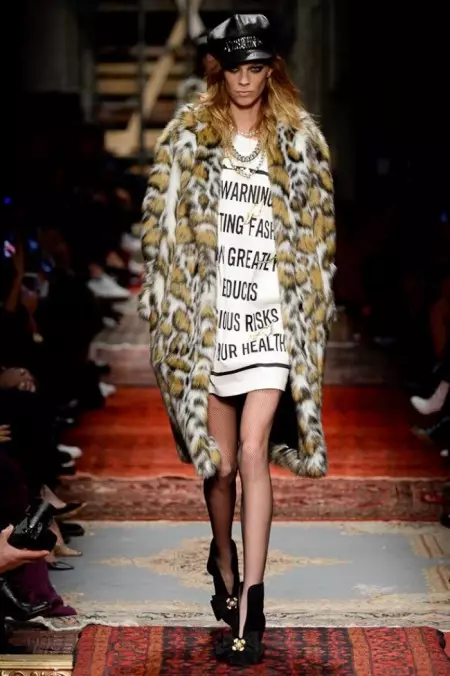 Moschino Caij nplooj zeeg 2016 | Milan Fashion Week