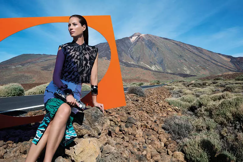 Missoni Spring/Summer 2014 ව්‍යාපාරයේ ක්‍රිස්ටි ටර්ලින්ටන් තරු