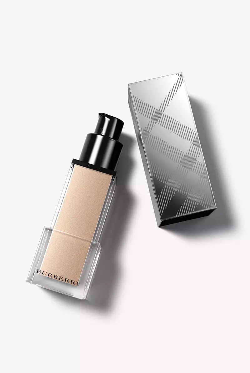 Burberry Fresh Glow svjetleća baza u Nude Radiance br. 01 48 USD