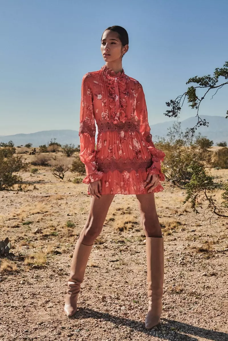 Yasmin Wijnaldum modellari Alexis qishki 2020 kolleksiyasi.