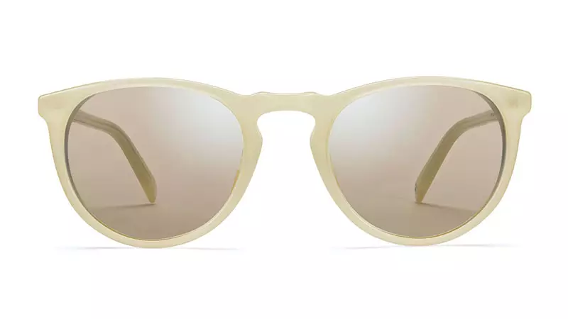 Warby Parker Haskell Sonnebrëll an Zitroun Meringue mat geblëtzte Spigelgelenzen $ 95