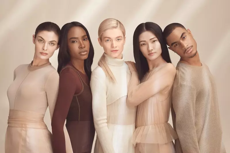 Shiseido afslører Synchro Skin Radiant Lifting Foundation-kampagne.