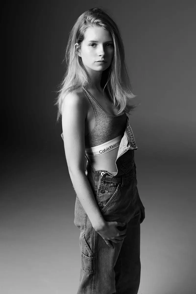 calvin-klein-jeans-mytheresa-lottie-moss6