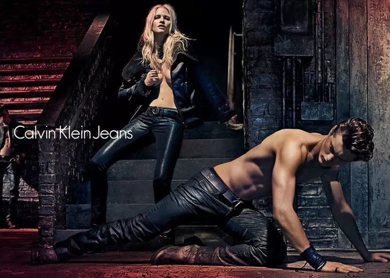 Lara Stone é Bondage Sexy na campanha de outono 2012 da Calvin Klein Jeans por Steven Klein