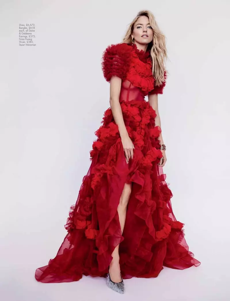 Martha Hunt posa com os vestidos mais bonitos para a Hello! Moda