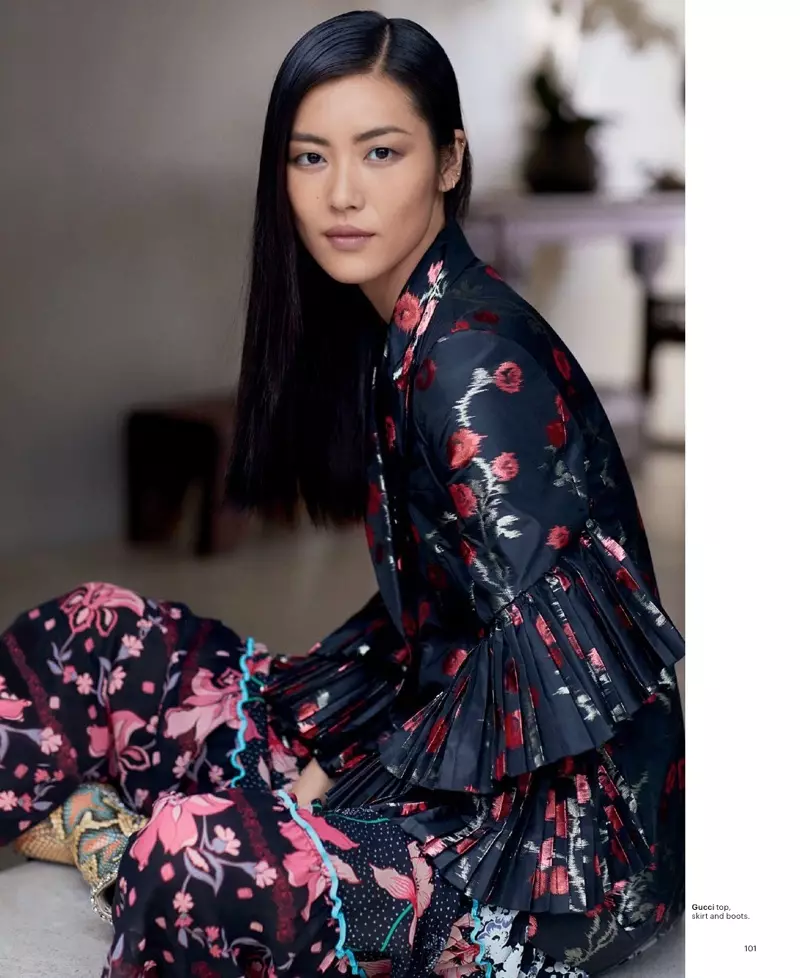 Liu Wen omhels slanke en moderne style vir T Magazine Singapore