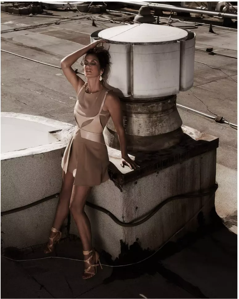 Cindy Crawford poserer for Mariano Vivanco i Muse sommeren 2013
