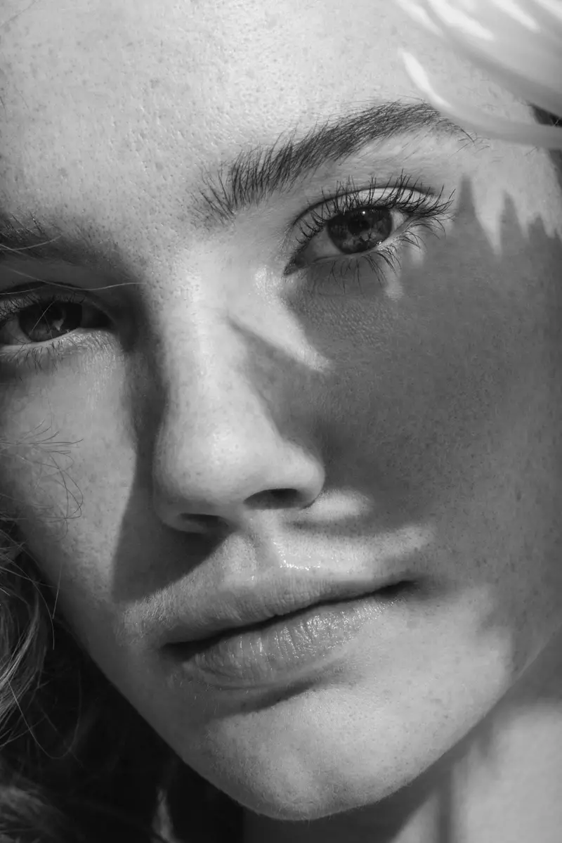 Jona Gudmundsdottir é unha beleza natural para ELLE Noruega