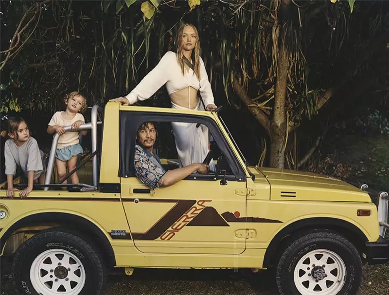 Gemma Ward și familia ei explorează Golful Bryon pentru Vogue Australia