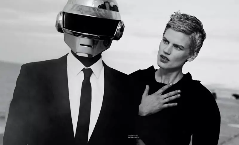 Saskia de Brauw Joins Daft Punk in M le Monde Shoot vum Peter Lindbergh