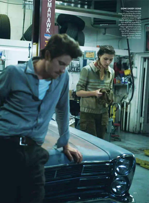 Kati Nescher และ Garrett Hedlund ออกเดินตามเส้นทางของ Peter Lindbergh ในนิตยสาร Vogue สหรัฐอเมริกา ตุลาคม 2012