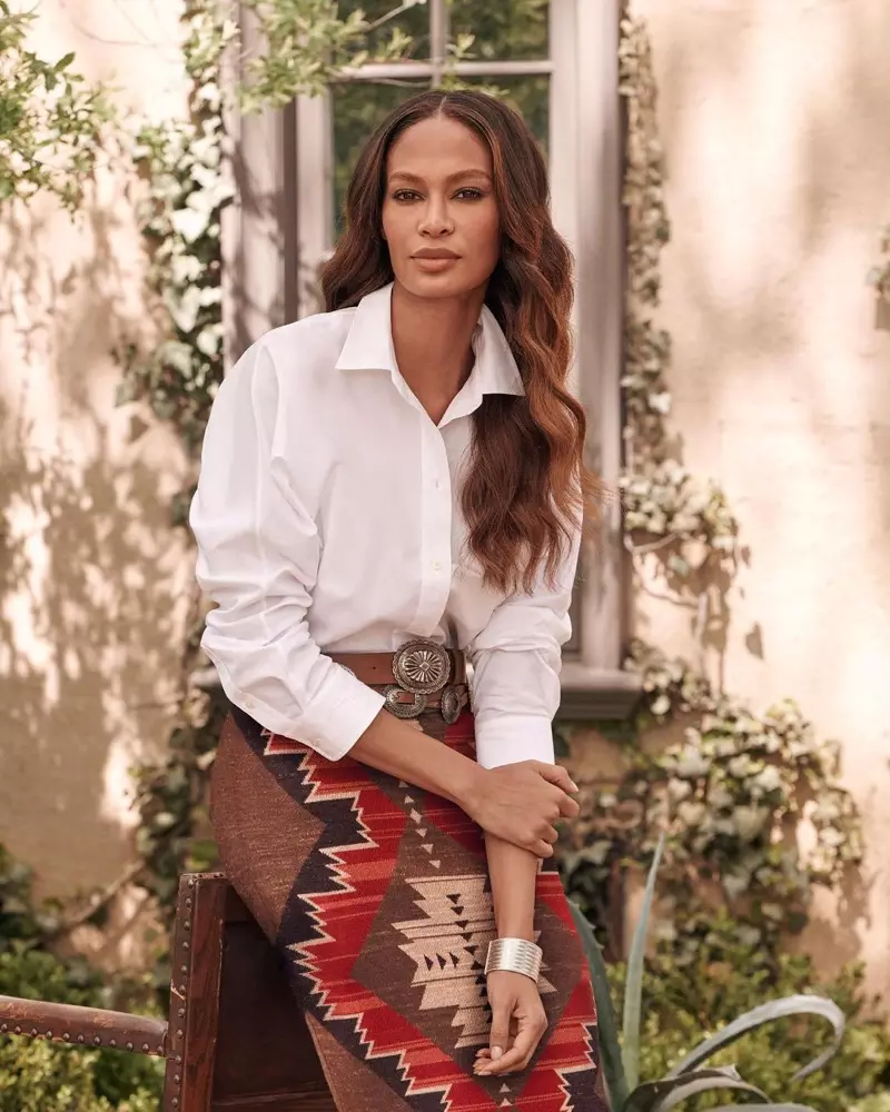 Joan Smalls នាំមុខ Lauren Ralph Lauren យុទ្ធនាការរដូវស្លឹកឈើជ្រុះឆ្នាំ 2021 ។