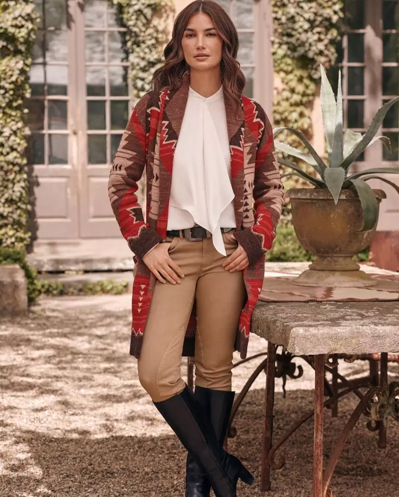 Unha imaxe da campaña publicitaria de outono de 2021 de Lauren Ralph Lauren.