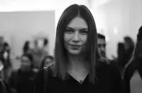 Další fotografie ze zákulisí na São Paulo Fashion Week od Hudsona Rennana