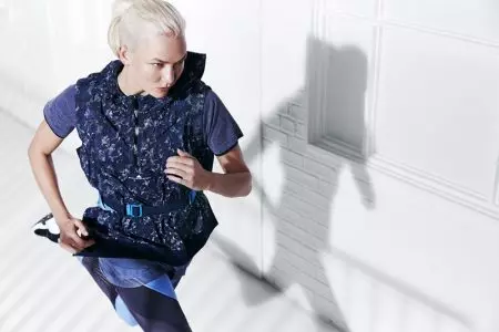 Kārlija Klosa uztur formā Adidas, Stella McCartney 18. gada pavasara reklāmas