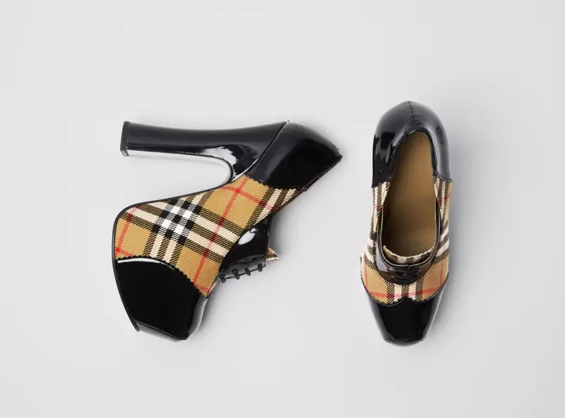 Burberry x Vivienne Westwood Vintage Check Patente e plataformas com cadarço US$ 990