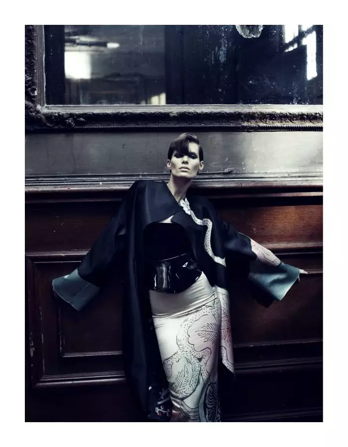 Iris Strubegger by Alexi Lubomirski 为 Vogue 德国版 2011 年 9 月