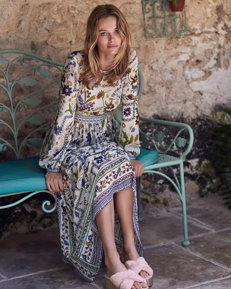 Edita Vilkeviciute qauv boho style hauv Tory Burch lub caij nplooj zeeg ua ntej 2018