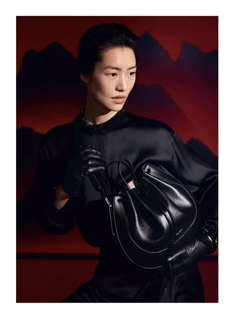 Liu Wen hrá hlavnú úlohu v kampani Giorgio Armani jeseň-zima 2021.