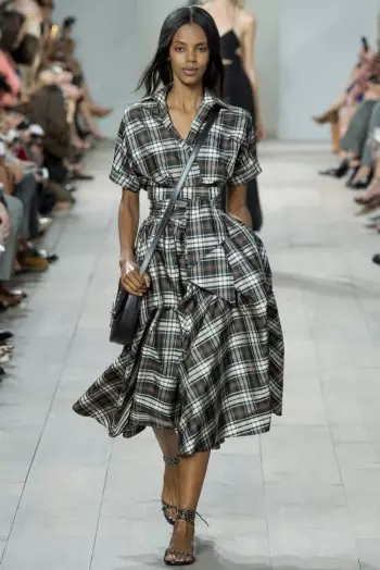 Michael Kors Draws sa 50s Americana alang sa Spring 2015