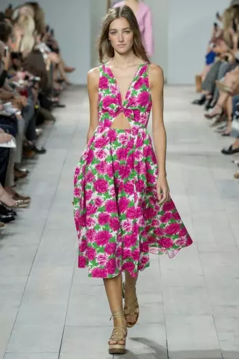 Michael Kors ag tarraingt ar Americana 50s don Earrach 2015