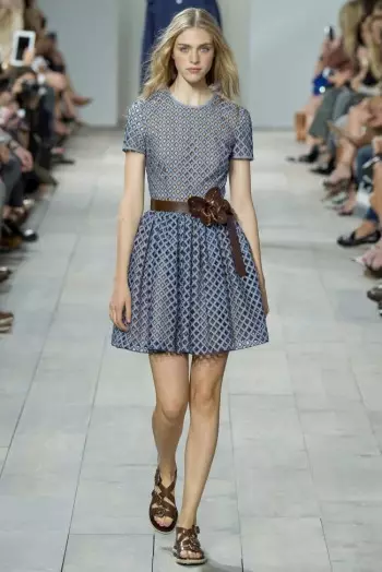 Michael Kors ag tarraingt ar Americana 50s don Earrach 2015