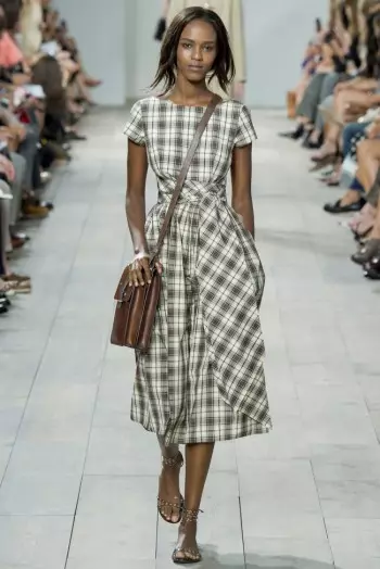 Michael Kors Draws sa 50s Americana alang sa Spring 2015