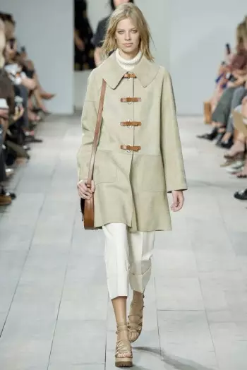 Michael Kors ag tarraingt ar Americana 50s don Earrach 2015