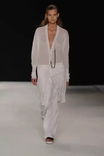 Rag & Bone Goes Utilitarian kwa Ukusanyaji wa Spring 2015