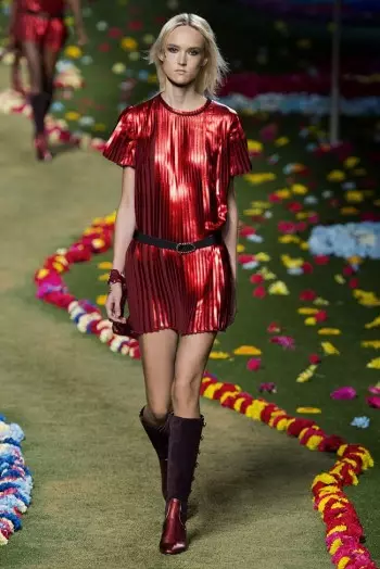 Tommy Hilfiger 2015-yil bahori uchun festival modasini oladi