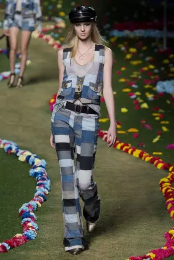 Si Tommy Hilfiger ay kumuha ng Festival Fashion para sa Spring 2015