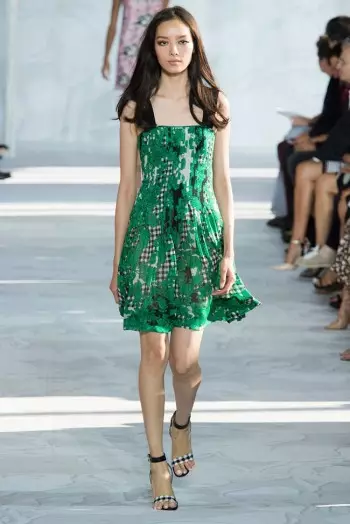 Diane Von Furstenberg faz Daytime Chic para a primavera de 2015