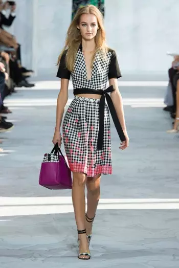 Diane Von Furstenberg 2015 වසන්තය සඳහා Daytime Chic කරයි