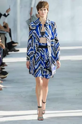 Diane Von Furstenberg موسم بہار 2015 کے لئے دن کے وقت وضع دار کرتا ہے۔