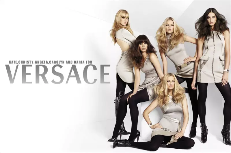 Angela Lindvall, Carolyn Murphy, Daria Werbowy, Christy Turlington a Kate Moss spillen an der Versace Hierscht-Wanter Kampagne 2006