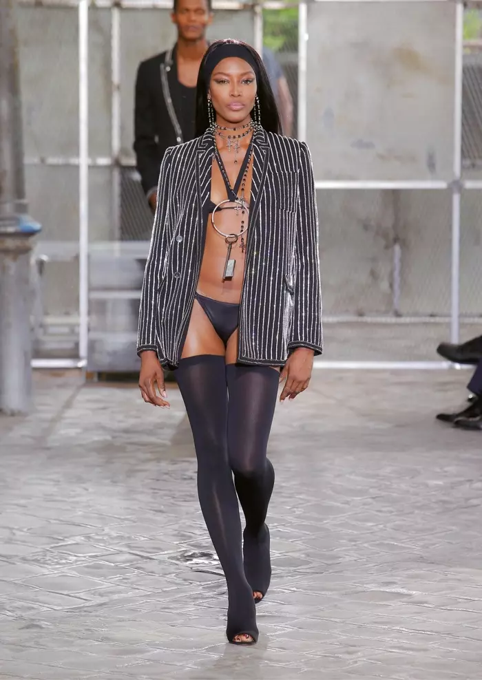 Naomi Campbell, Kendall Jenner, Pumalit sa Givenchy's Spring 2016 Mens Show